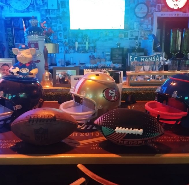 Die Bar regelt die Verpflegung, die Teams sorgen f&uuml;r Unterhaltung und die Stimmung bringen wir gemeinsam!, &copy; Sportsbar Allstars