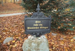 Grabmahl des Finnischen Kriegers in der Granitz // &copy; Tourismuszentrale R&uuml;gen