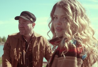 &Oslash;rnulv Snortheim und Johanne Kippersund sind Paper Crown. // &copy; Emma Sk&aring;ret Teksum