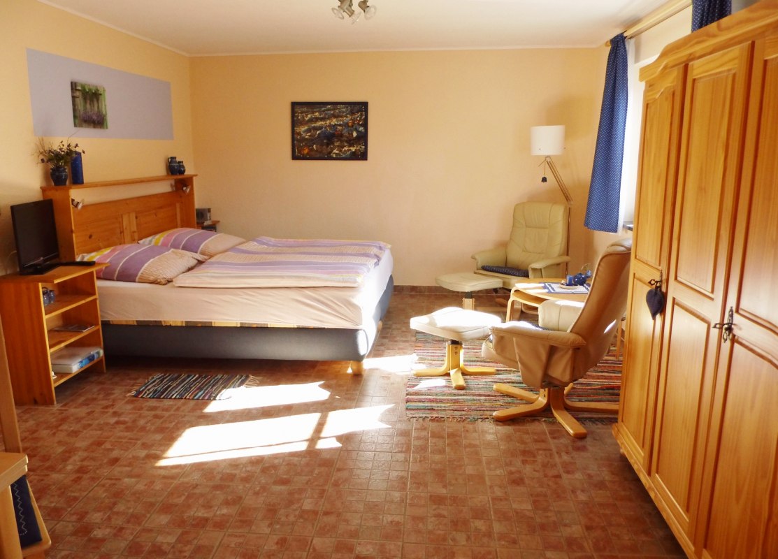 &copy; Winfried Schneider