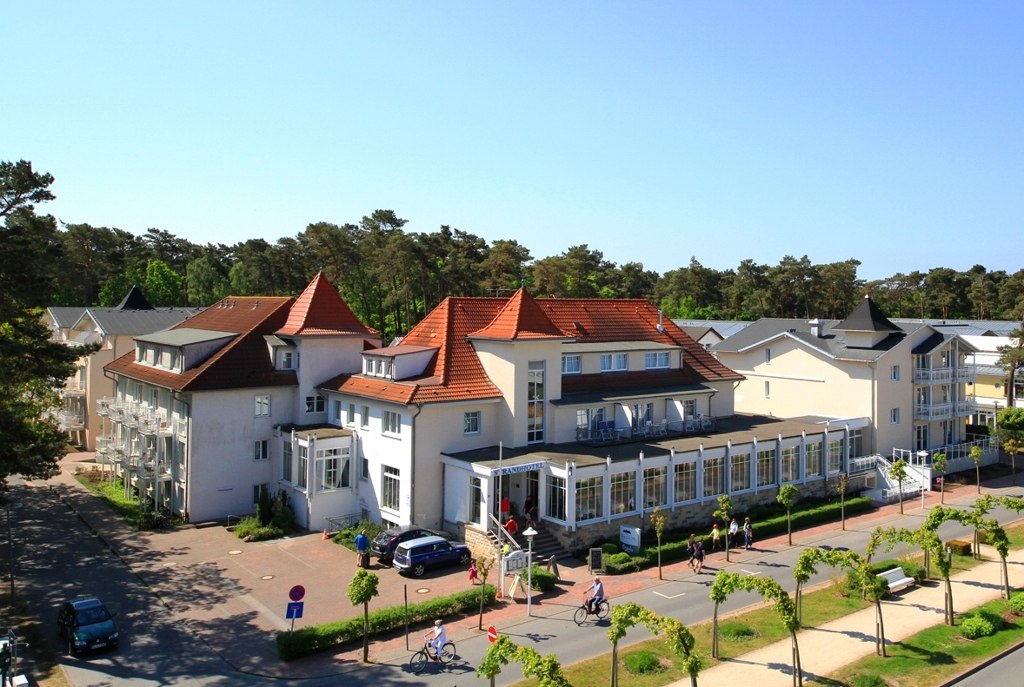 &copy; Strandhotel Baabe