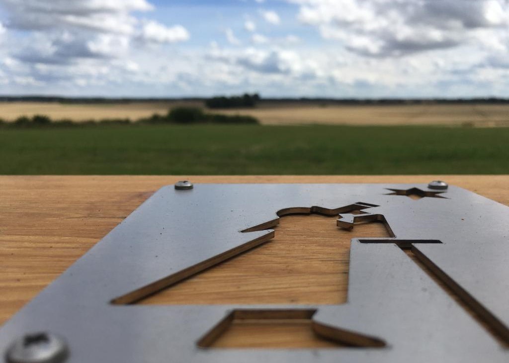 Ausgestattet mit Beobachtungsliege, drehbarer Sternenkarte, Armauflagen f&uuml;r Sternenbeobachtung oder Fotografie. Leihen Sie sich im Gutshaus gern ein mobiles Teleskop aus!, &copy; Mecklenburger ParkLand