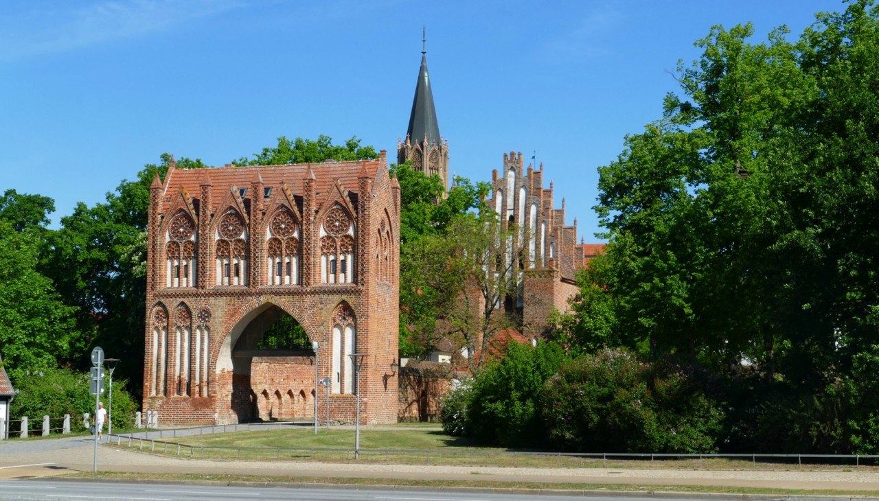 Blick auf das Stargarder Tor in Neubrandenburg, © Birgit Riemer Blick auf das Stargarder Tor in Neubrandenburg, © Birgit Riemer
