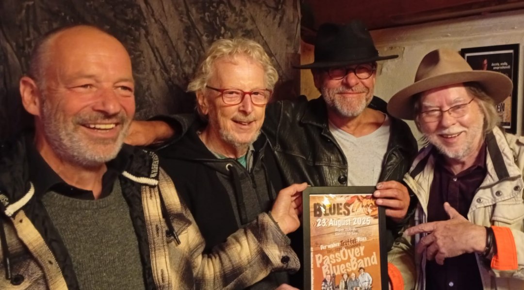 Blues passeren, &copy; Harro H&uuml;bner