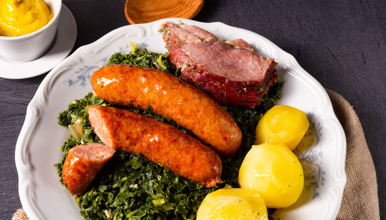 Gr&uuml;nkohlessen, &copy; AdobeStock