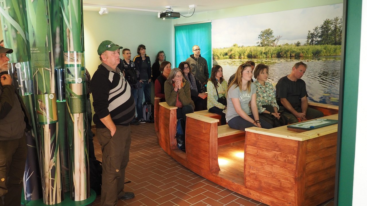 Eine virtuelle Bootsreise im Besucherinformationszentrum des Naturparks Flusslandschaft Peenetal // &copy; Harald Karl