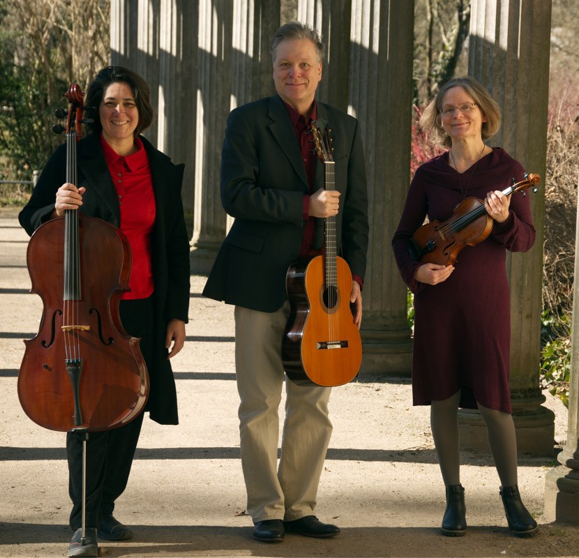 Friederike Templin – Violine, Emilia Garcés – Violoncello und Michael Kornmacher – Gitarre // © Musiker Friederike Templin – Violine, Emilia Garcés – Violoncello und Michael Kornmacher – Gitarre // © Musiker