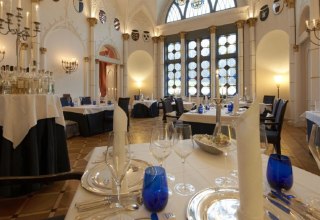 Kulinarische Hochgenüsse - Gourmetrestaurant im Wappensaal des Schlosshotels Burg Schlitz // © Schlosshotel Burg Schlitz/Petra Stüning Photografie Kulinarische Hochgenüsse - Gourmetrestaurant im Wappensaal des Schlosshotels Burg Schlitz // © Schlosshotel Burg Schlitz/Petra Stüning Photografie