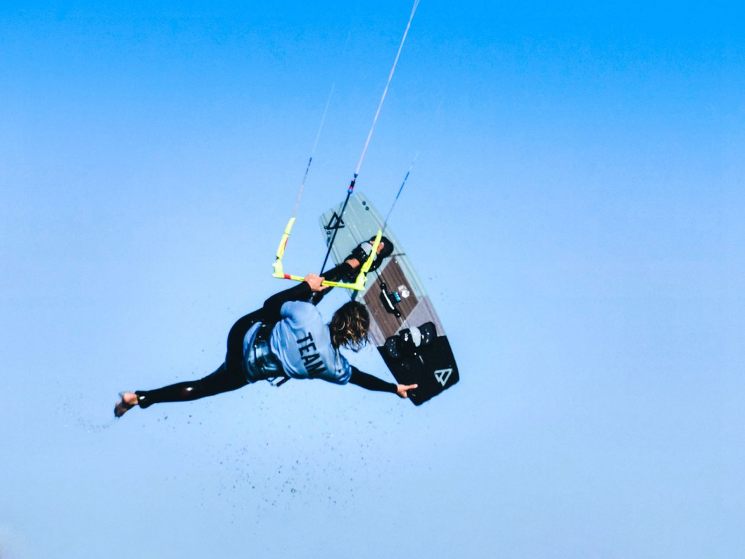 Kiten Lernen mit LOOP IN an der Ostsee, © Plamen Solzer Kiten Lernen mit LOOP IN an der Ostsee, © Plamen Solzer