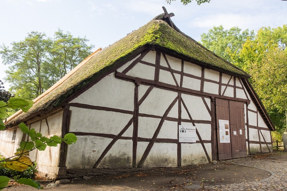 Die Pfarrscheune in Dorf Mecklenburg ist das älteste profane Bauwerk des Ortes. // © Frank Burger Die Pfarrscheune in Dorf Mecklenburg ist das älteste profane Bauwerk des Ortes. // © Frank Burger
