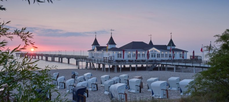 Die Seebr&uuml;cke in Ahlbeck l&auml;dt zu romantischen Abendspazierg&auml;ngen ein // &copy; MV-T/Grundner