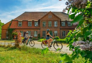 Historische Schönheiten mit dem Fahrrad erleben // © MV-T/Tiemann Historische Schönheiten mit dem Fahrrad erleben // © MV-T/Tiemann