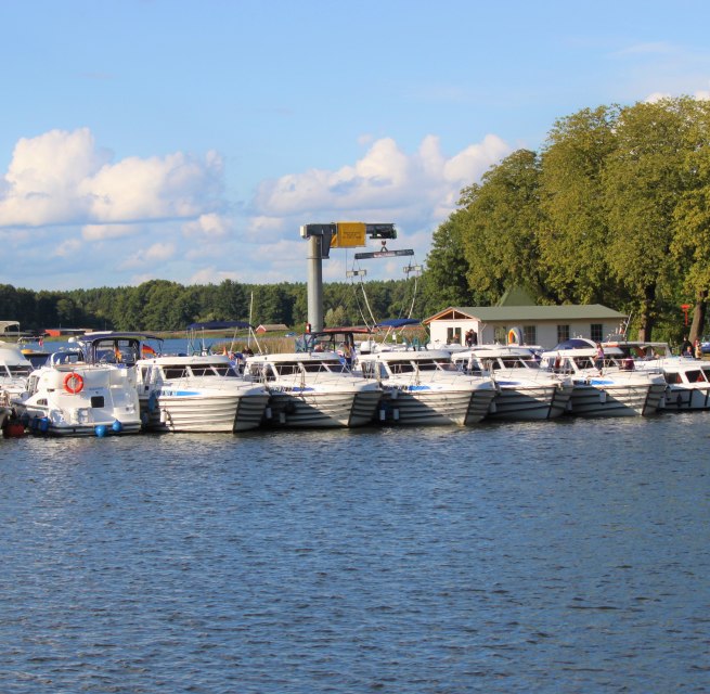 Boot huren & jachtcharter Halbeck in Rheinsberg // &copy; Reederei Halbeck