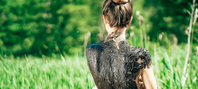 Bei rheumatische Erkrankungen k&ouml;nnen Moor-Anwendungen Linderung verschaffen // &copy; MV-T/H2F