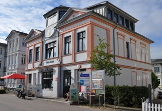 Die Kurverwaltung in der Dünenstraße // © TMV/Fischer Die Kurverwaltung in der Dünenstraße // © TMV/Fischer