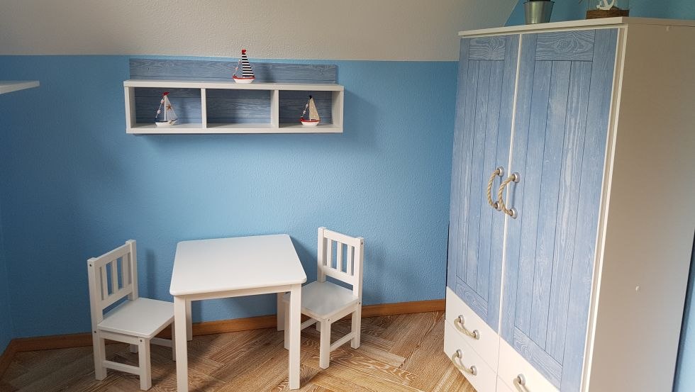 Kinderzimmer im Ferienhaus Quäkenpüker // © alpina Aktiengesellschaft Garten-, Landschafts-, Sportplatzbau Kinderzimmer im Ferienhaus Quäkenpüker // © alpina Aktiengesellschaft Garten-, Landschafts-, Sportplatzbau