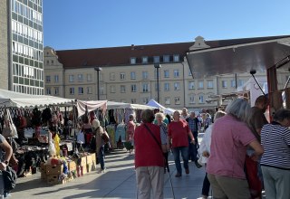 Wochenmarkt auf dem Markplatz // &copy; Vier-Tore-Stadt Neubrandenburg