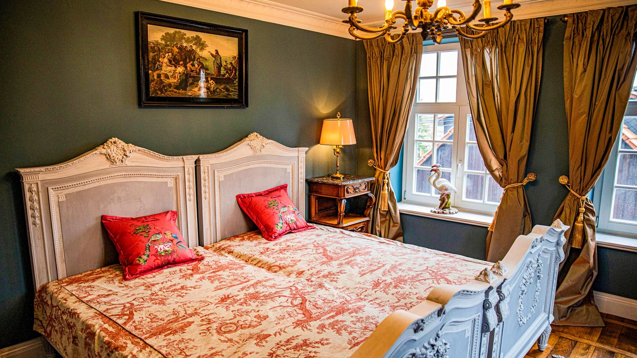 Statig slapen in landhuis Brookhusen // &copy; Herrenhaus Brookhusen / T. Paulus