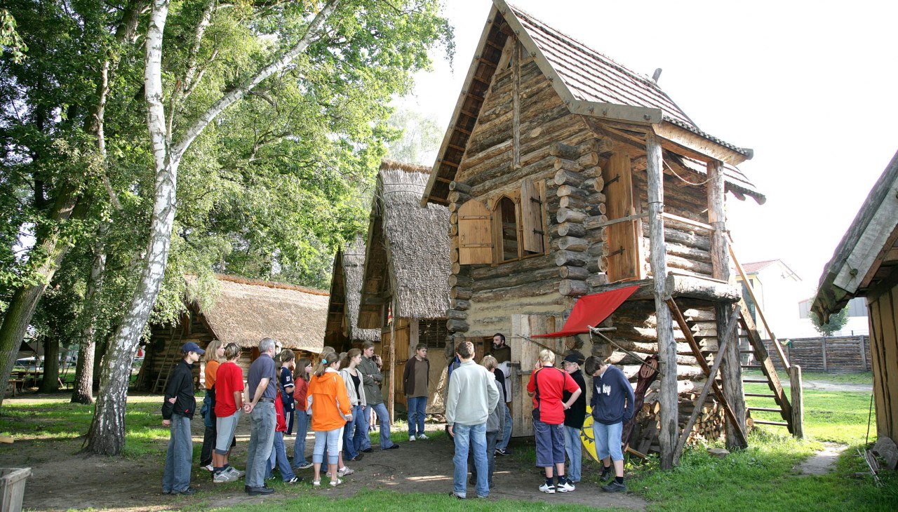 Führung im Castrum Turglowe, © I. Müggenburg Führung im Castrum Turglowe, © I. Müggenburg