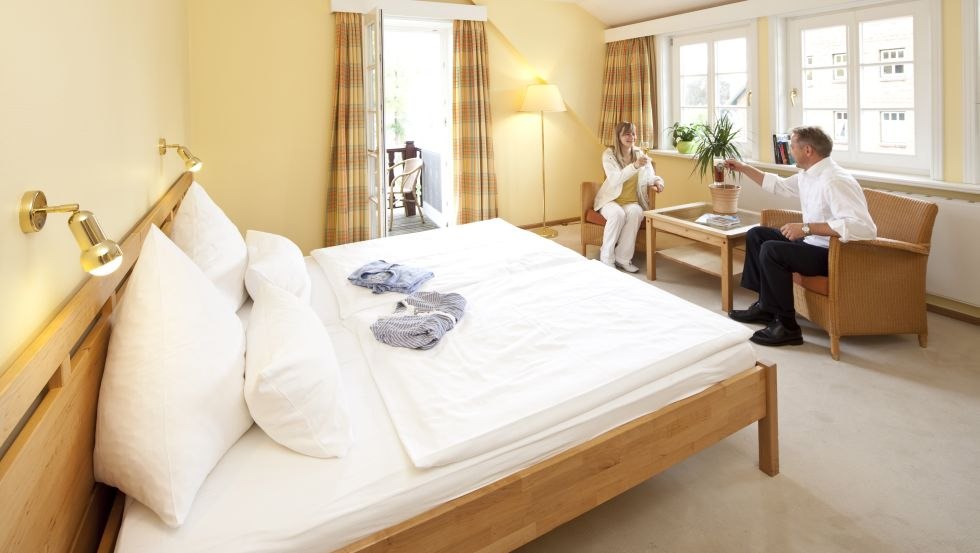 Ontspannen wakker worden in de comfortabele gastenkamers // &copy; Fischhaus am Schaalsee