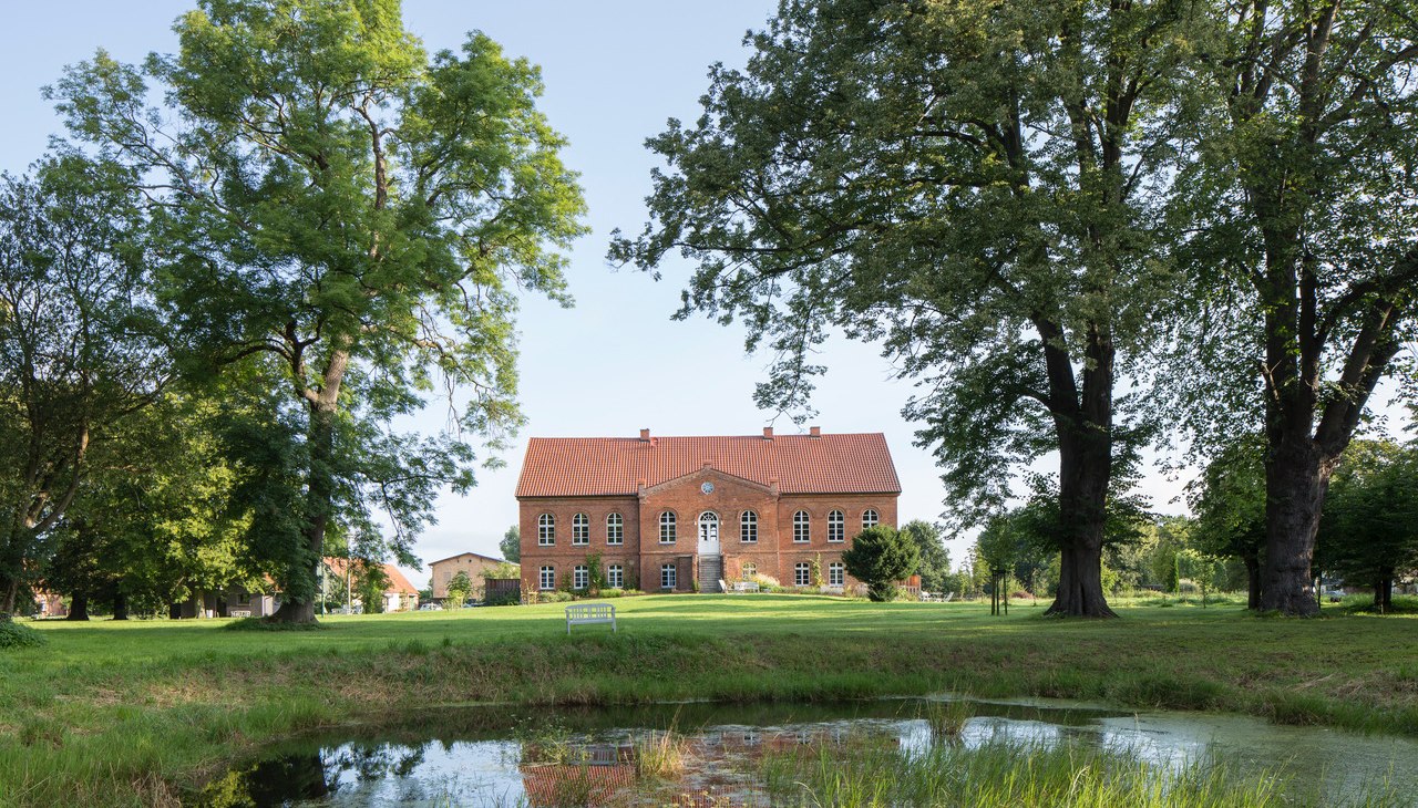 Gutshaus Hessenburg Parkansicht, © Gutshaus Hessenburg / Philipp Obkircher