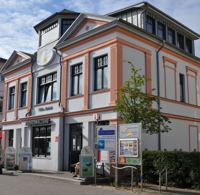 Die Kurverwaltung in der Dünenstraße // © TMV/Fischer Die Kurverwaltung in der Dünenstraße // © TMV/Fischer