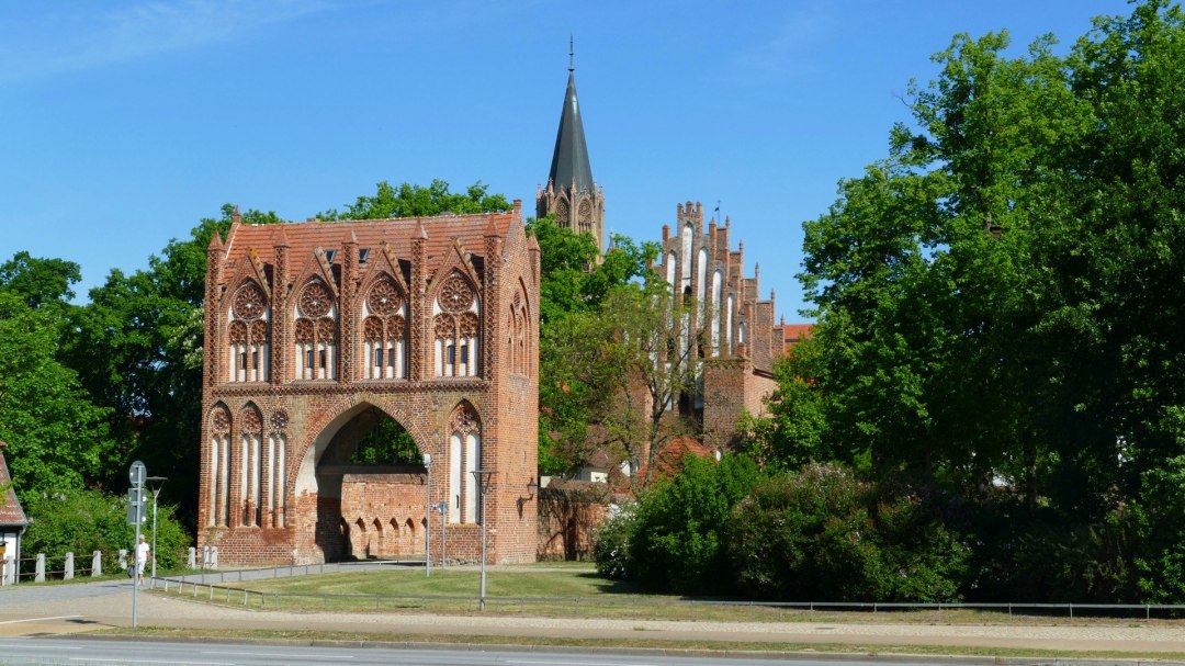 Blick auf das Stargarder Tor in Neubrandenburg, © Birgit Riemer