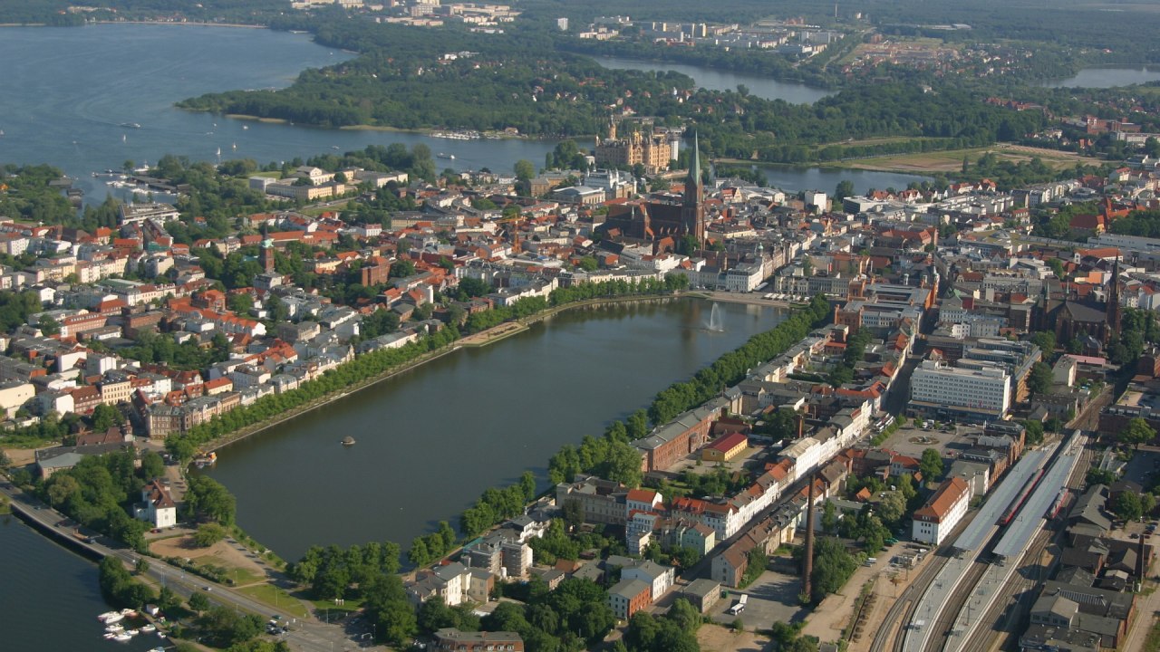 Luftaufnahme der Schweriner Innenstadt // © Martina Lux-Grella Luftaufnahme der Schweriner Innenstadt // © Martina Lux-Grella