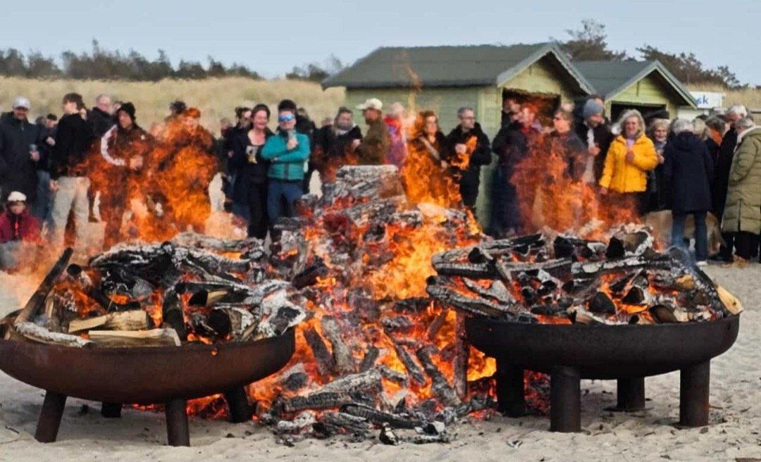 Osterfeuer mit Live-Musik, &copy; Osterfeuer_Ostseebad Dierhagen1.jpg