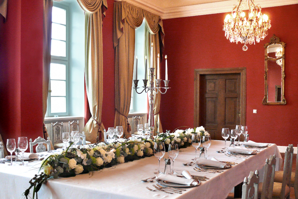 Festtafel im Jagdschloss Kotelow, © Jagdschloss Kotelow Festtafel im Jagdschloss Kotelow, © Jagdschloss Kotelow