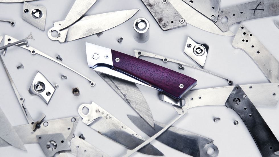 Die einzelnen Teile des "Central Lock", dem speziellen Mechanismus der Facto Klappmesser., &copy; Janos Freuschle