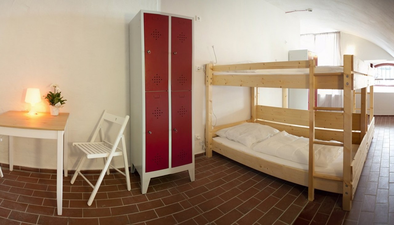 Eines der Mehrbettzimmer im Gewölbe, © Christoph Trabert / www.christophtrabert.com Eines der Mehrbettzimmer im Gewölbe, © Christoph Trabert / www.christophtrabert.com