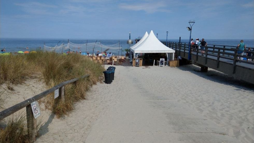 Barrierefreier Strandzugang an der Seebrücke in Zingst // © TV FDZ Barrierefreier Strandzugang an der Seebrücke in Zingst // © TV FDZ
