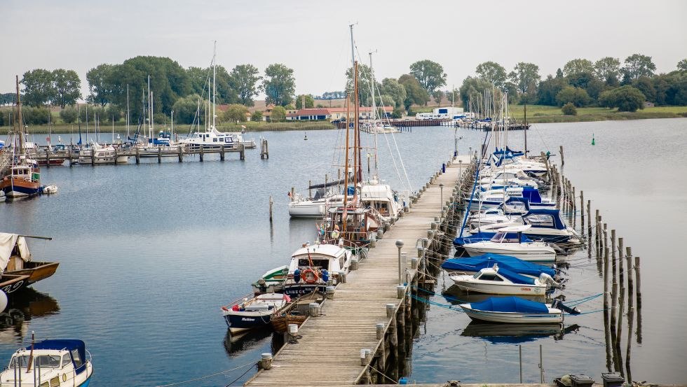 Hafen im Hauptort Kirchdorf // &copy; Liene Photografie Nadine Sorgenfried
