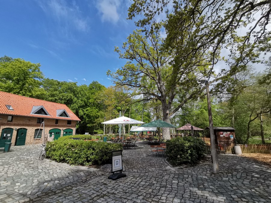 Biergarten, &copy; Schl&ouml;sschen