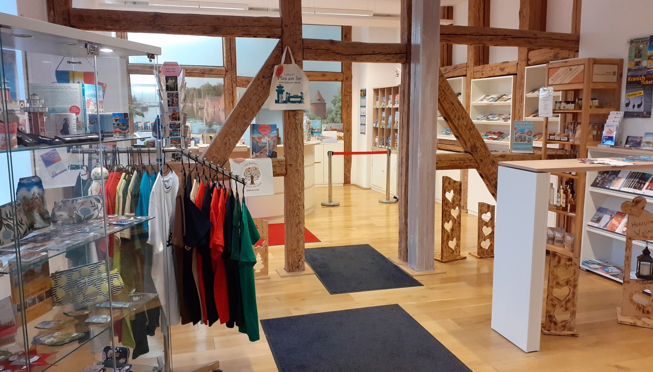 Shop der Tourist Info Plau am See, &copy; Tourist Info Plau am See GmbH