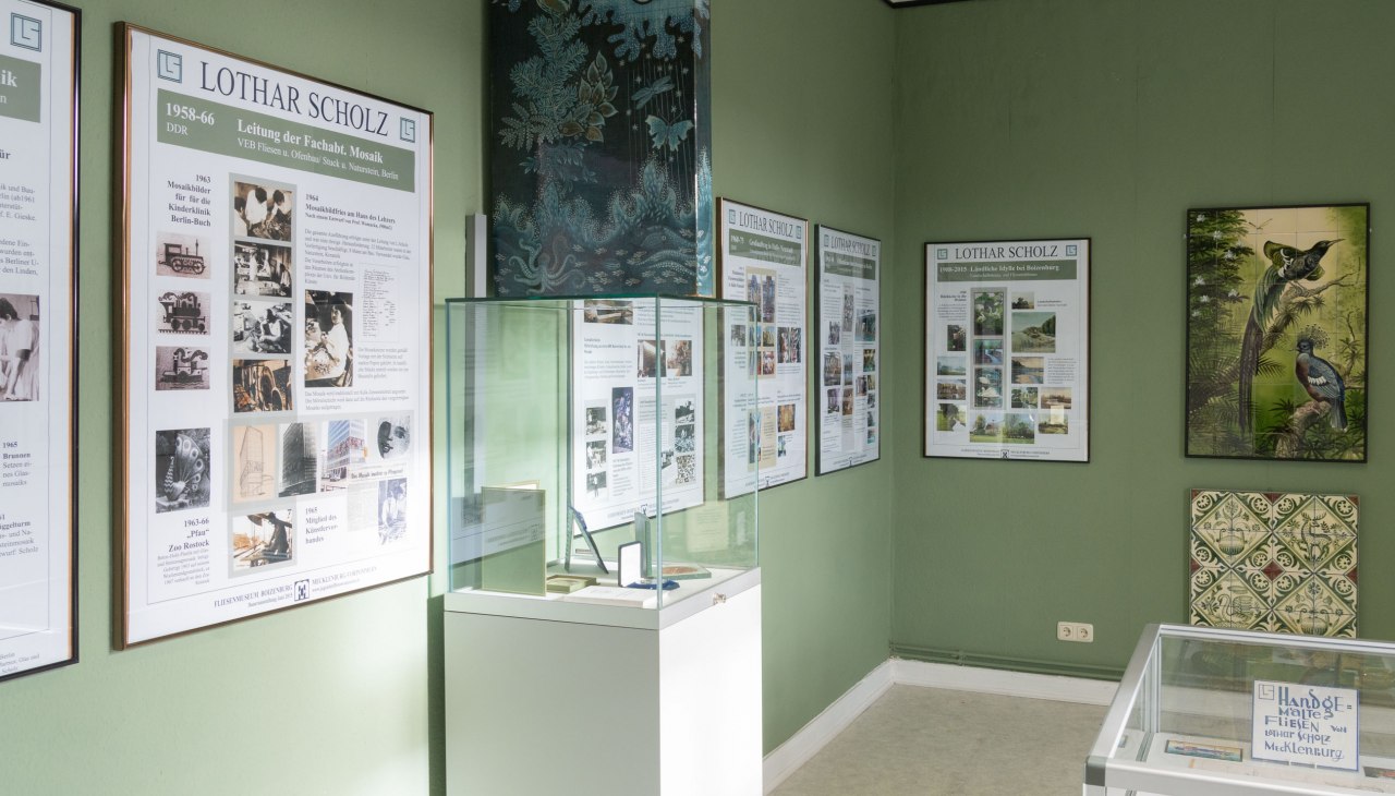 De nadruk ligt op tegels uit de Art Nouveau periode., © Stadtinformation Boizenburg Elbe De nadruk ligt op tegels uit de Art Nouveau periode., © Stadtinformation Boizenburg Elbe