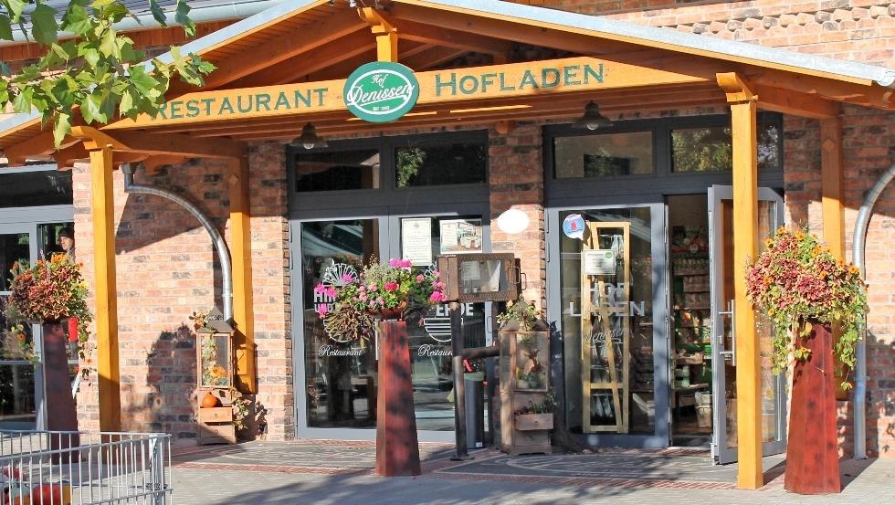 Unser Eingang zum Restaurant und Hofladen, &copy; Denissen Landwirtschafts GmbH & Co. KG