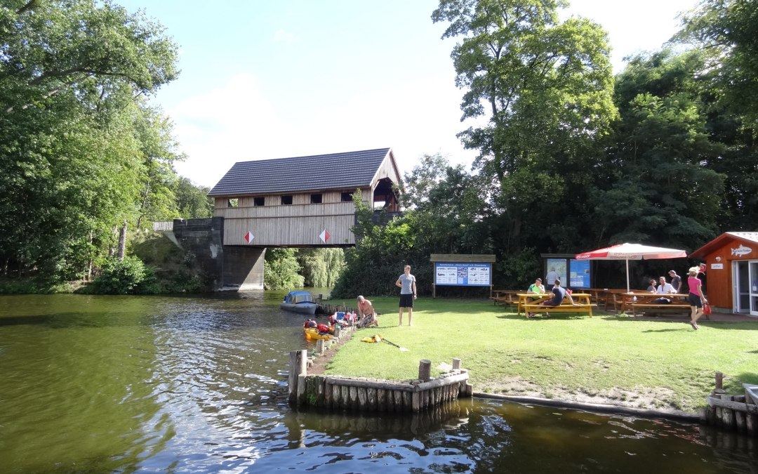 Hausbrücke Ahrensberg, © Touristinformationen Wesenberg & Mirow, Mecklenburgische Kleinseenplatte Hausbrücke Ahrensberg, © Touristinformationen Wesenberg & Mirow, Mecklenburgische Kleinseenplatte