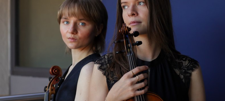 &raquo;Ungeahnte Sch&auml;tze&laquo; &ndash; au&szlig;ergew&ouml;hnliche Werke f&uuml;r zwei Violinen  | Nina Schaible & Leonie Seemann (hmt Rostock), &copy; Nina Schaible & Leonie Seemann / hmt Rostock (bereitgestellt)