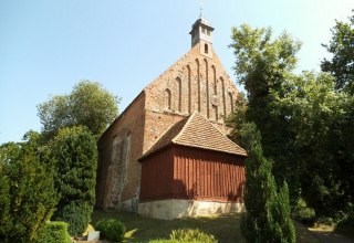 Blick auf die Kirche Gustow, © Tourismuszentrale Rügen Blick auf die Kirche Gustow, © Tourismuszentrale Rügen