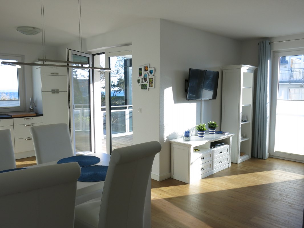 Moderne woonruimte van de vakantiewoning Schwalbennest in Juliusruh // &copy; Cordula Schubert