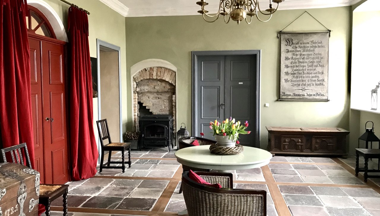 Die Eingangshalle des Herrenhauses, © Herrenhaus Roggow Die Eingangshalle des Herrenhauses, © Herrenhaus Roggow