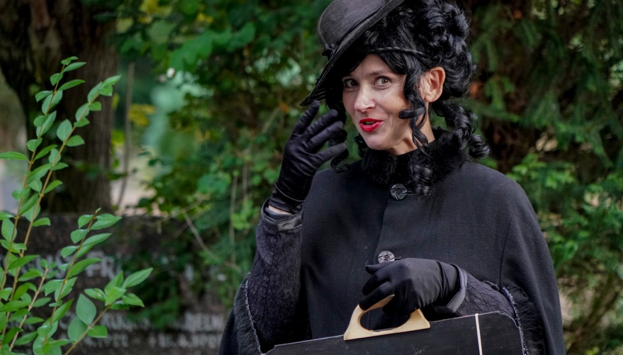 Frau Dr. Anja Kretschmer-Rodenbr&ouml;ker alias &bdquo;Die Schwarze Witwe&ldquo;, &copy; Frau Dr. Anja Kretschmer-Rodenbr&ouml;ker