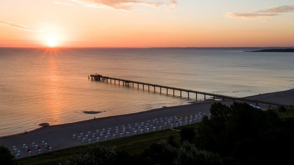Seebr&uuml;cke Boltenhagen bei Sonnenuntergang, &copy; VMO/Moritz Kertzscher