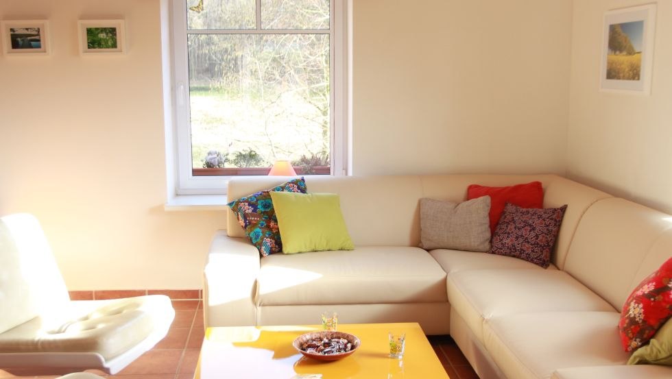 Wohnbereich mit Couch im Haus Nele // © MITourA GmbH Wohnbereich mit Couch im Haus Nele // © MITourA GmbH