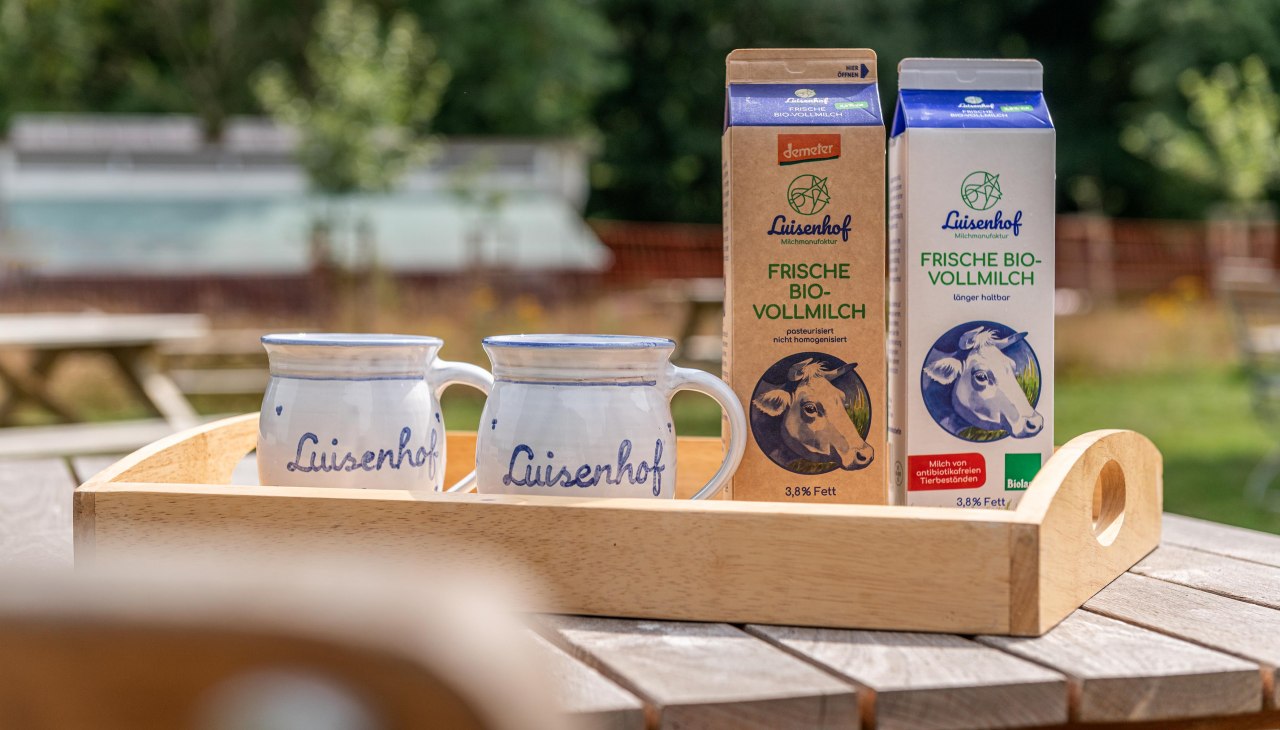 Bio-Milch vom eigenen Hof, © J.HOLLWEG Bio-Milch vom eigenen Hof, © J.HOLLWEG