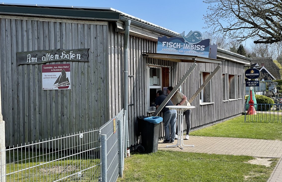 Gastst&auml;tte+Imbi&szlig;, &copy; S&uuml;dliche Boddenk&uuml;ste