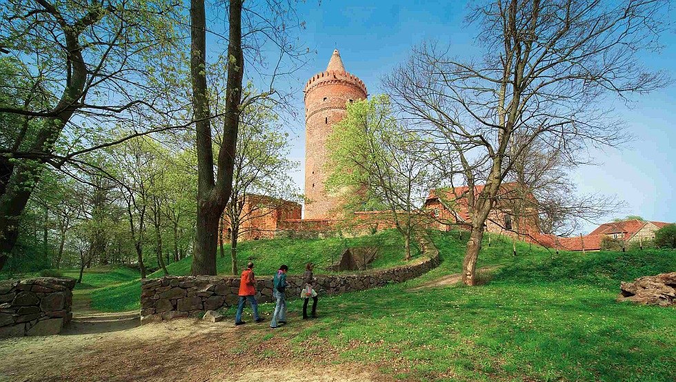 Mittelalterliche Hochburg: Der Atem der Jahrhunderte durchweht den 50 Meter hohen Backsteinkoloss der Burg Stargard, © TMV/Legrand