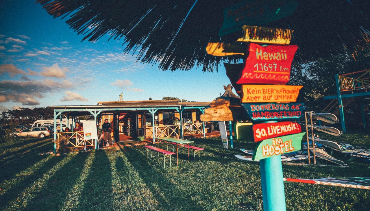 Wassersportcenter vom Surfhostel Ummanz, © ummaii.de Wassersportcenter vom Surfhostel Ummanz, © ummaii.de